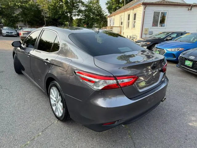 2020 Toyota Camry LE - Photo 7