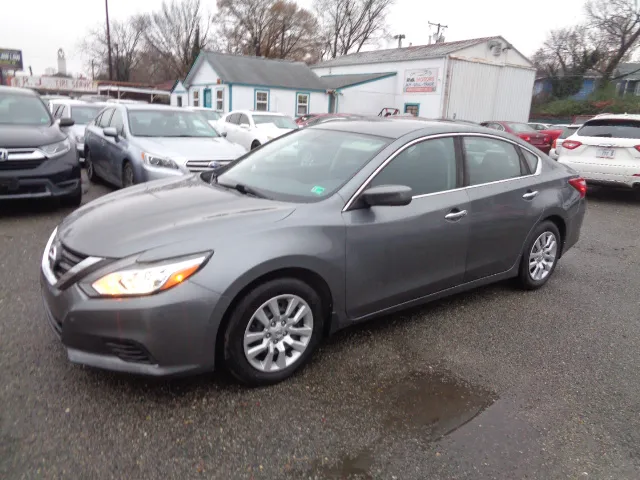 2016 Nissan Altima S's photo