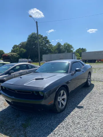 2018 Dodge Challenger SXT's photo
