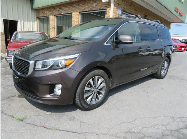 2016 Kia Sedona SX's photo