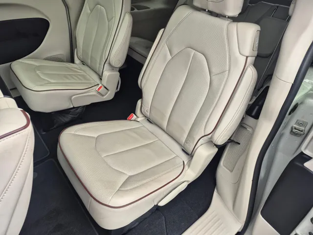 2017 Chrysler Pacifica Limited - Photo 15