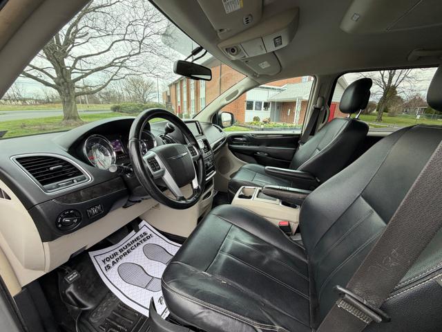 2014 Chrysler Town & Country Touring
