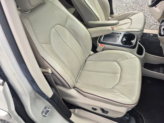 2017 Chrysler Pacifica Limited - Photo 24