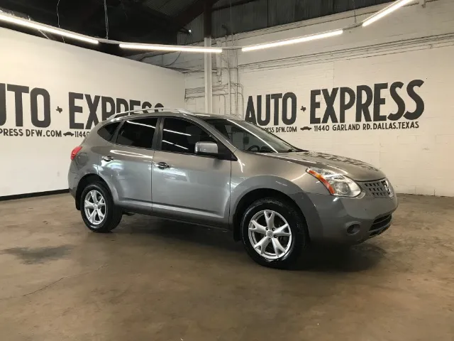 2010 Nissan Rogue SL FWD's photo