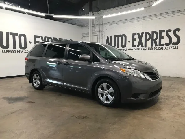 2013 Toyota Sienna LE