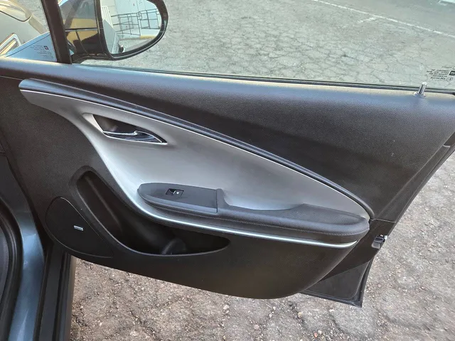 2011 Chevrolet Volt Base - Photo 34