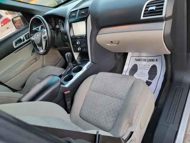 2011 Ford Explorer XLT - Photo 9