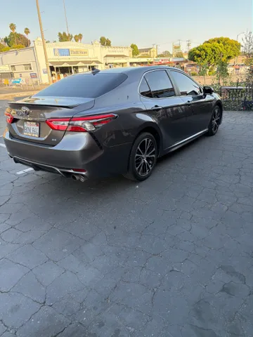 2019 Toyota Camry SE - Photo 13