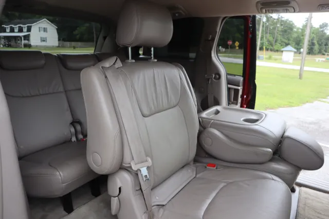 2009 Toyota Sienna Limited - Photo 30