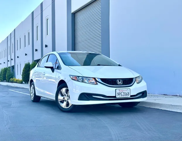 2013 Honda Civic LX Auto's photo