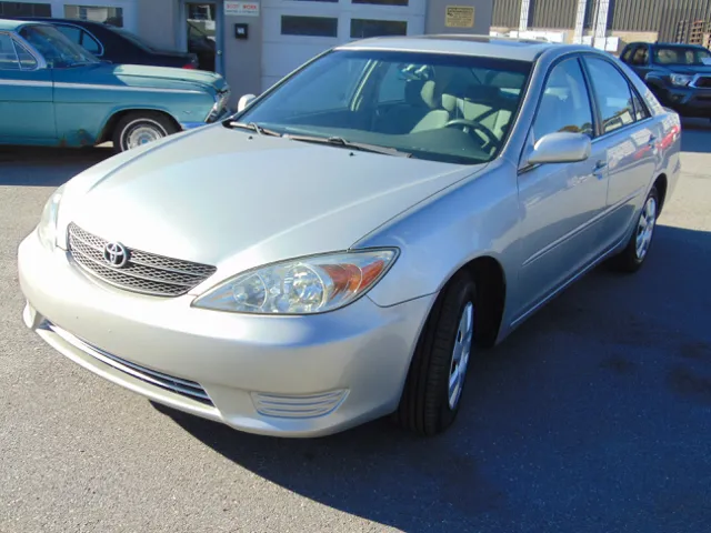 2004 Toyota Camry LE
