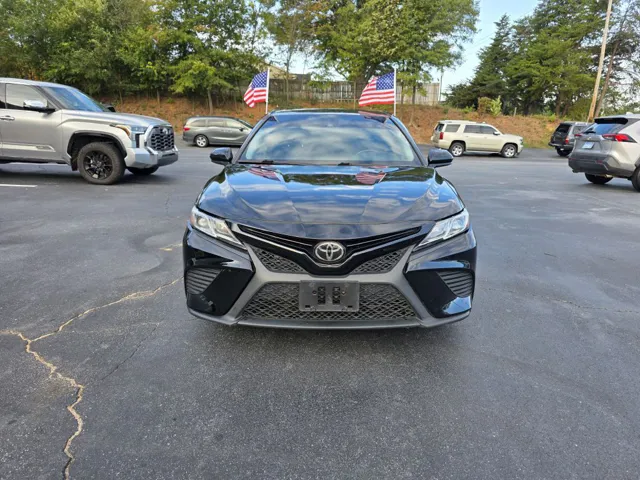 2020 Toyota Camry SE