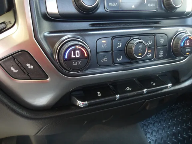 2018 Chevrolet Silverado 1500 LT photo 7