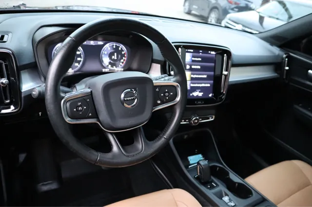 2020 Volvo XC40 Momentum - Photo 16