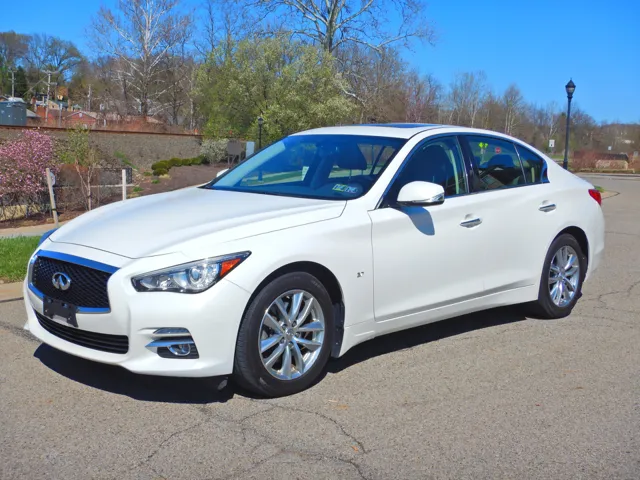 2015 INFINITI Q50 Premium
