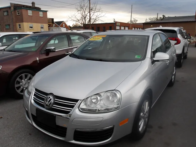 2010 Volkswagen Jetta's photo