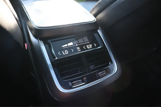 2016 Volvo XC90 T6 Inscription photo 18