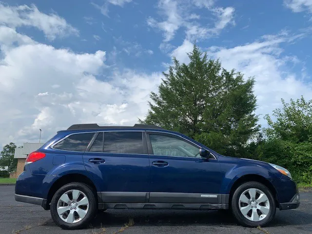 2010 Subaru Outback Premium 2.5i photo 11