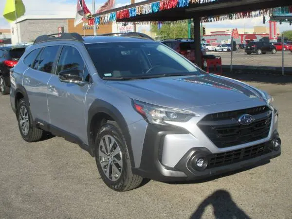 2025 Subaru Outback Premium's photo