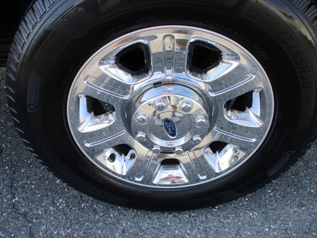 2015 Ford F-250 Lariat photo 23