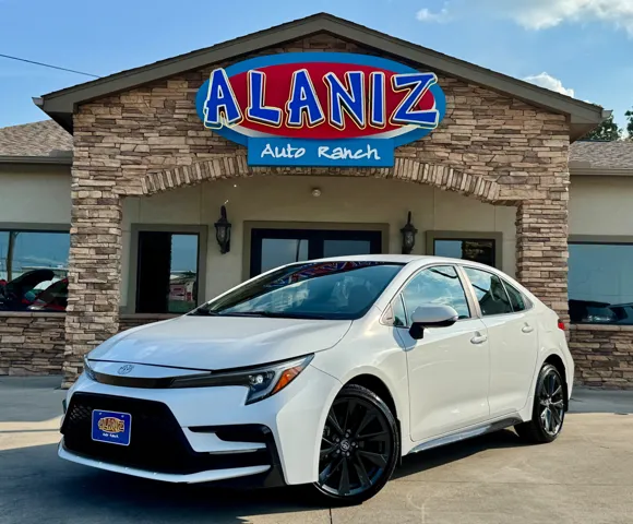 2024 Toyota Corolla SE's photo