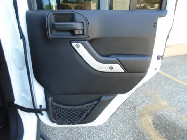 2015 Jeep Wrangler Unlimited Sahara - Photo 73
