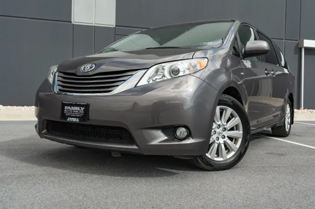 2017 Toyota Sienna XLE