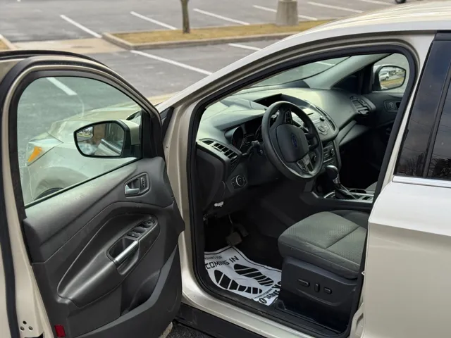 2017 Ford Escape SE - Photo 13
