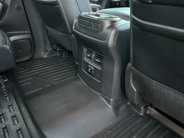 2017 Nissan Titan SL - Photo 15