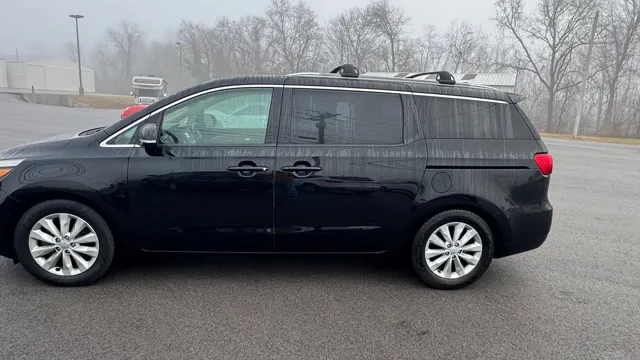 2015 Kia Sedona EX's photo