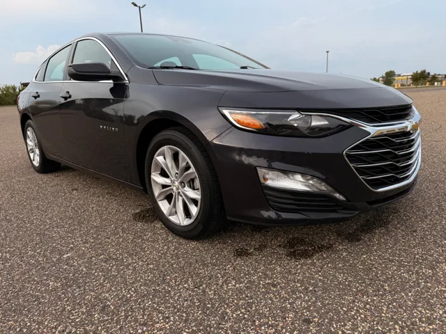2023 Chevrolet Malibu 1LT photo 3