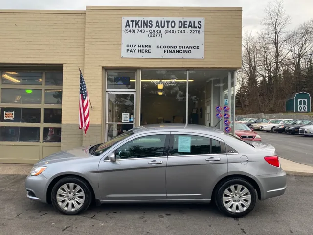 2014 Chrysler 200 LX's photo