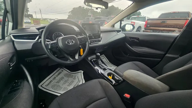 2022 Toyota Corolla LE - Photo 9