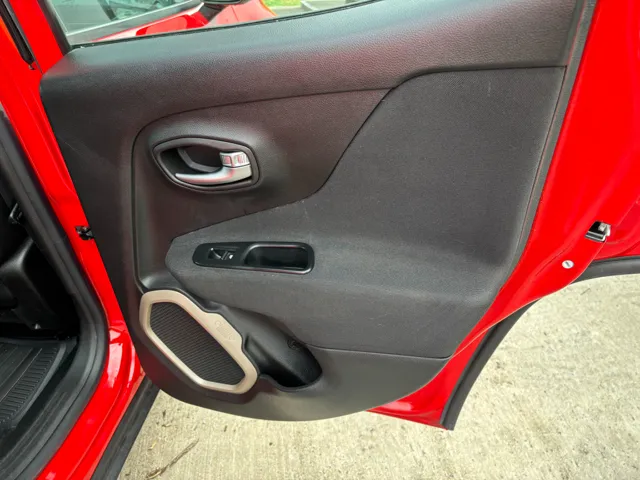 2016 Jeep Renegade Sport - Photo 32