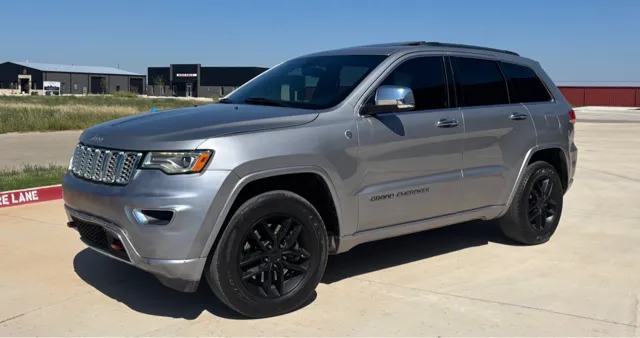 2017 Jeep Grand Cherokee Overland's photo