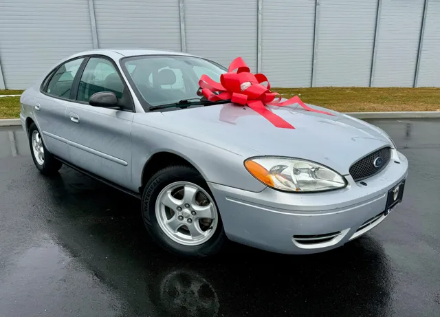 2004 Ford Taurus SE