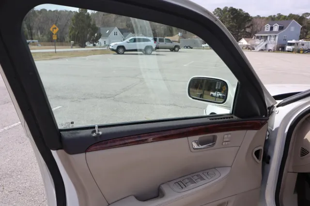 2007 Cadillac DTS - Photo 23