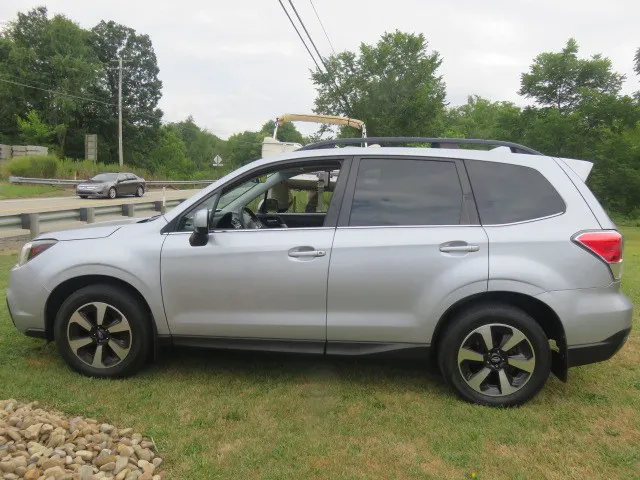 2018 Subaru Forester Limited photo 4