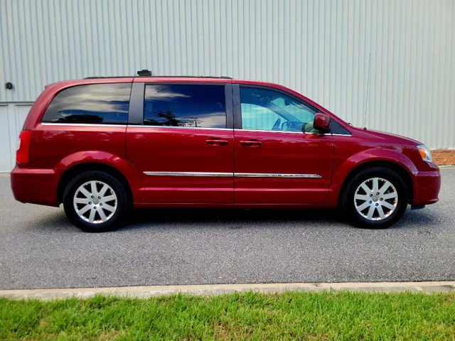 2015 Chrysler Town & Country Touring - Photo 9