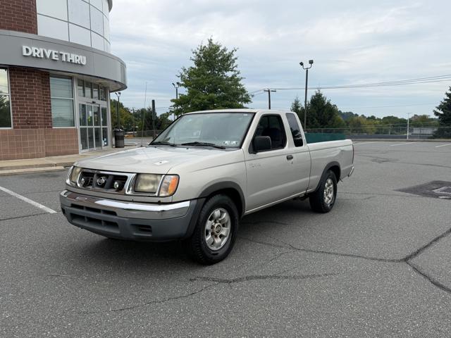 1999 Nissan Frontier XE King Cab 2WD