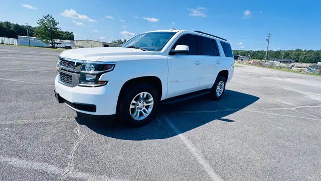 2019 Chevrolet Tahoe LT - Photo 2
