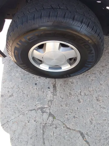 1998 Chevrolet Tahoe LS - Photo 10