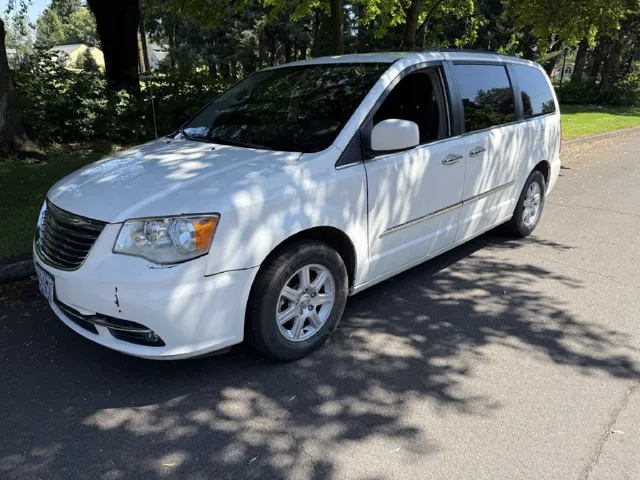 2011 Chrysler Town & Country Touring