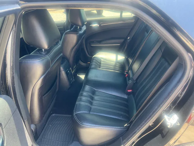 2019 Chrysler 300 S - Photo 12