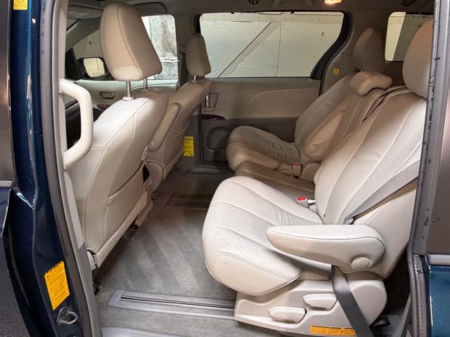 2012 Toyota Sienna Limited FWD 7-Passsenger V6