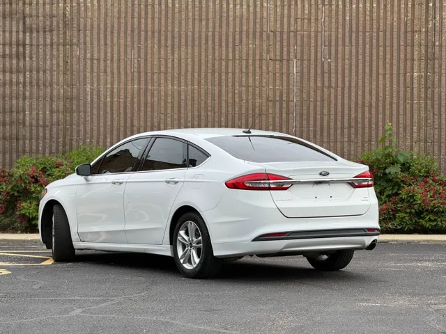 2018 Ford Fusion SE - Photo 15