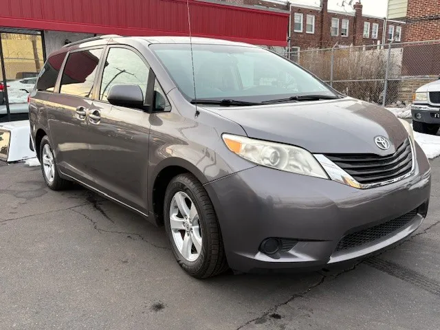 2011 Toyota Sienna LE