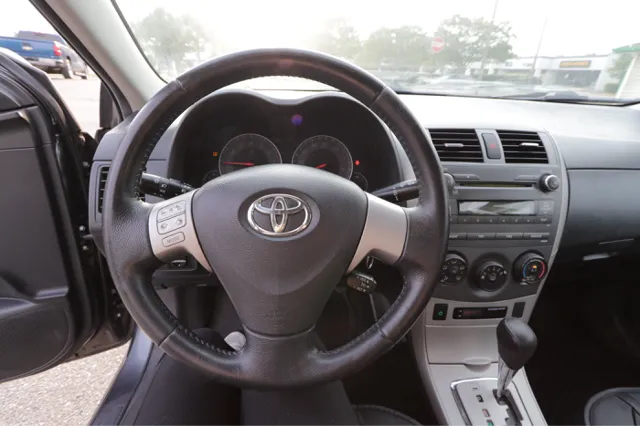 2010 Toyota Corolla LE - Photo 15