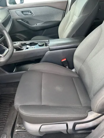 2023 Nissan Rogue S - Photo 8