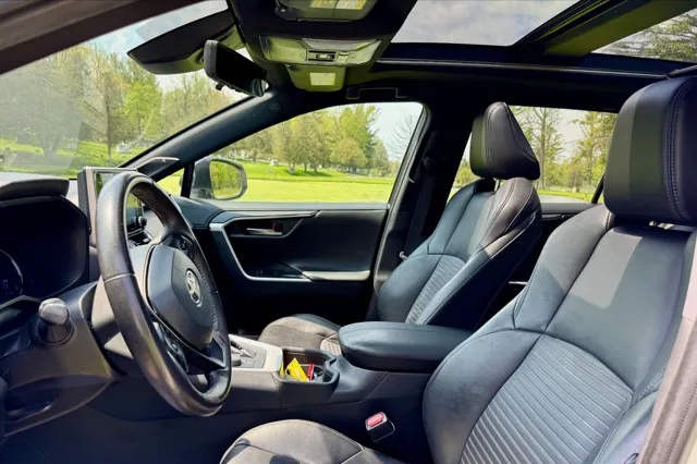 2021 Toyota RAV4 XSE - Photo 12